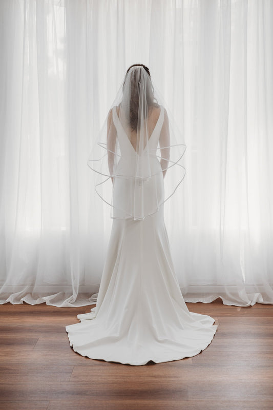 AN6038 Ivory Satin Trim Tulle Veil