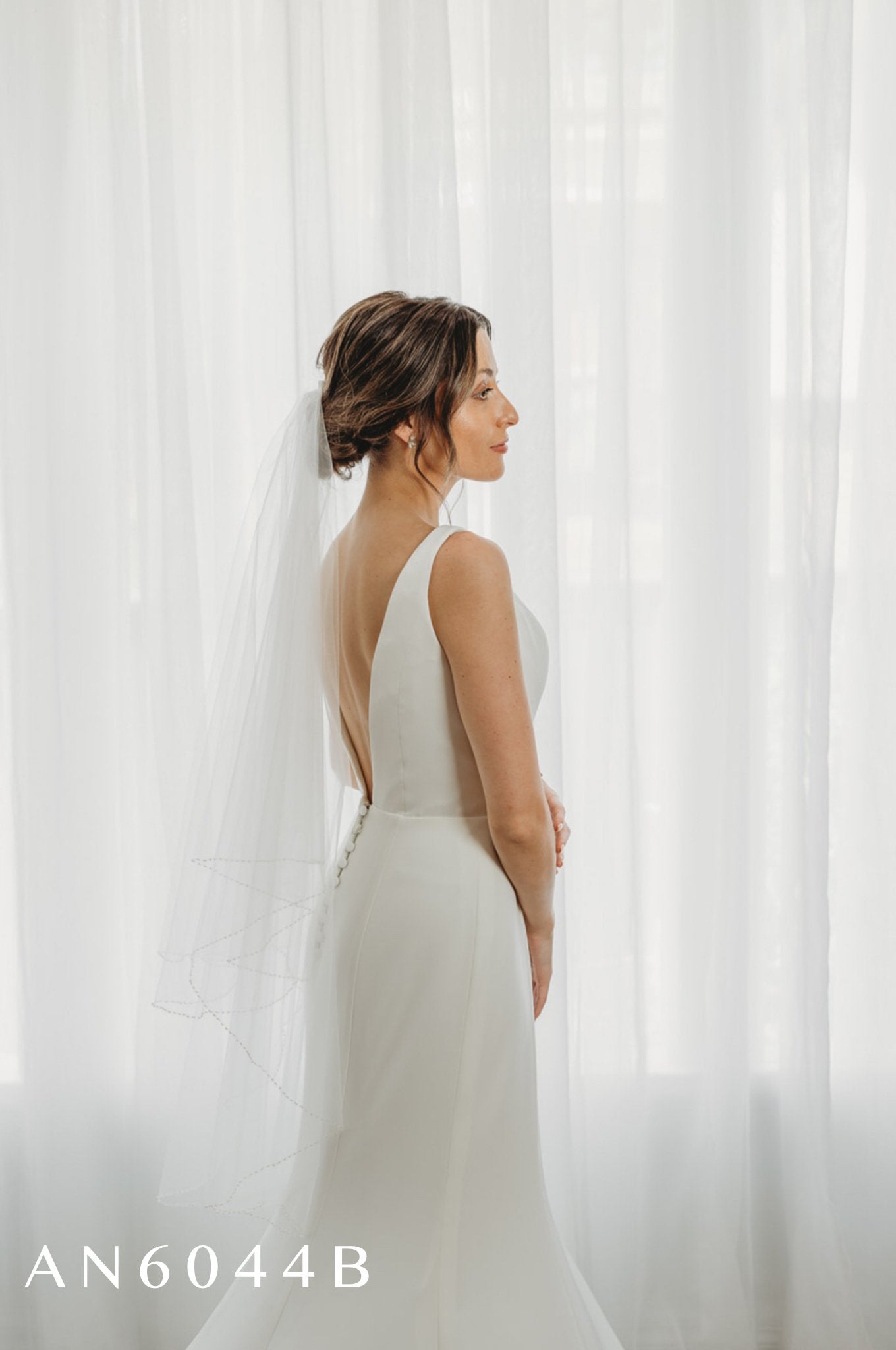 AN6044B Ivory Tulle Beaded Veil