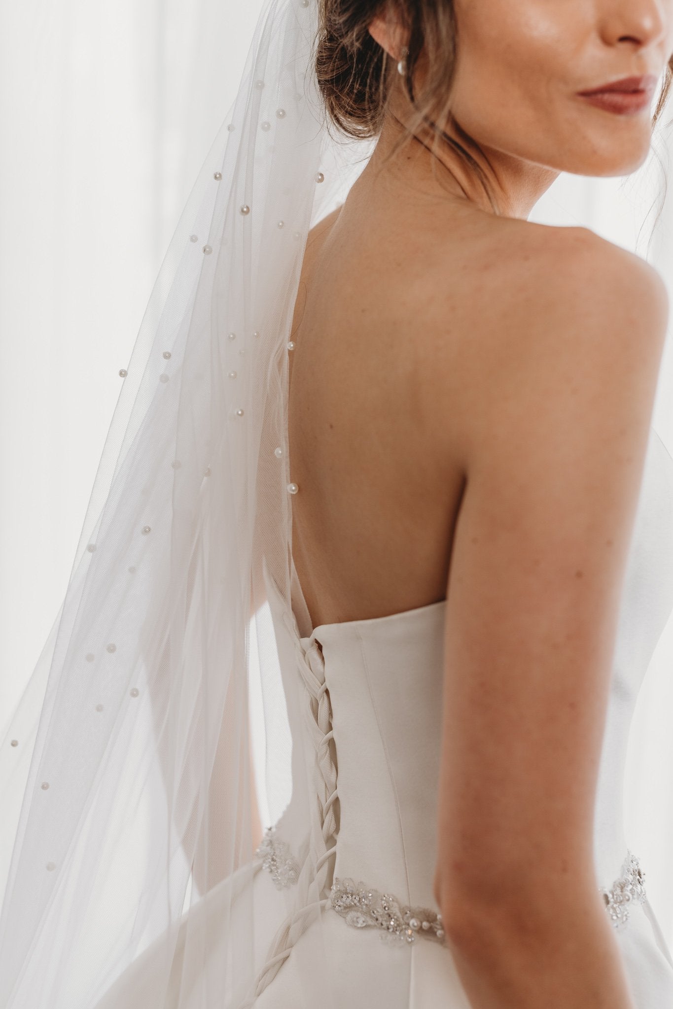 AN6116 Ivory Pearl Tulle Veil