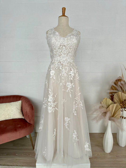 Melody  Lace Bridal Gown