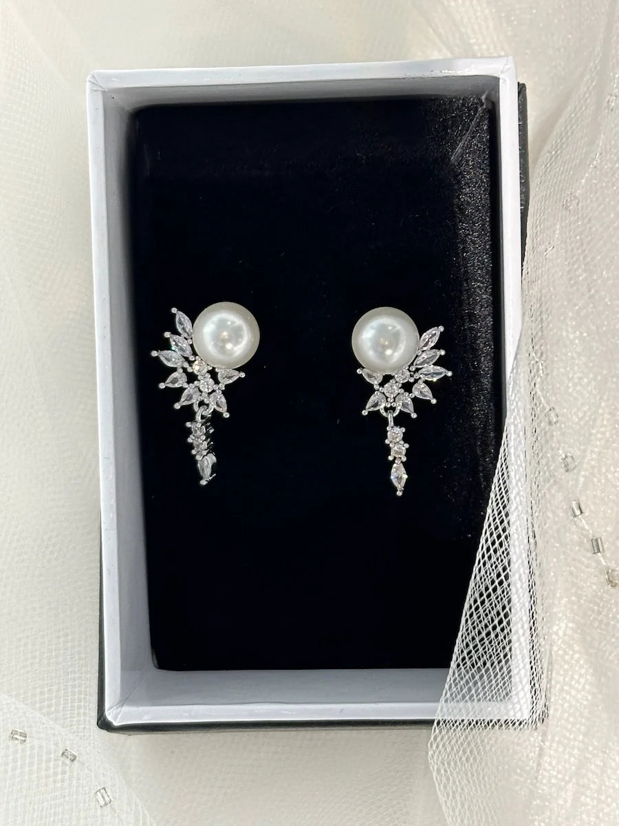 Evelyn Pearl Drop Earring