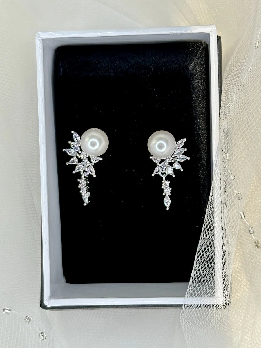 Evelyn Pearl Drop Earring