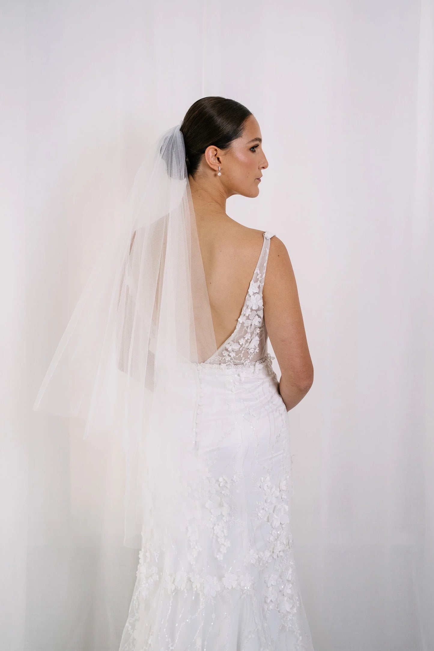 AN6044 Plain Circular Raw Edge Veil