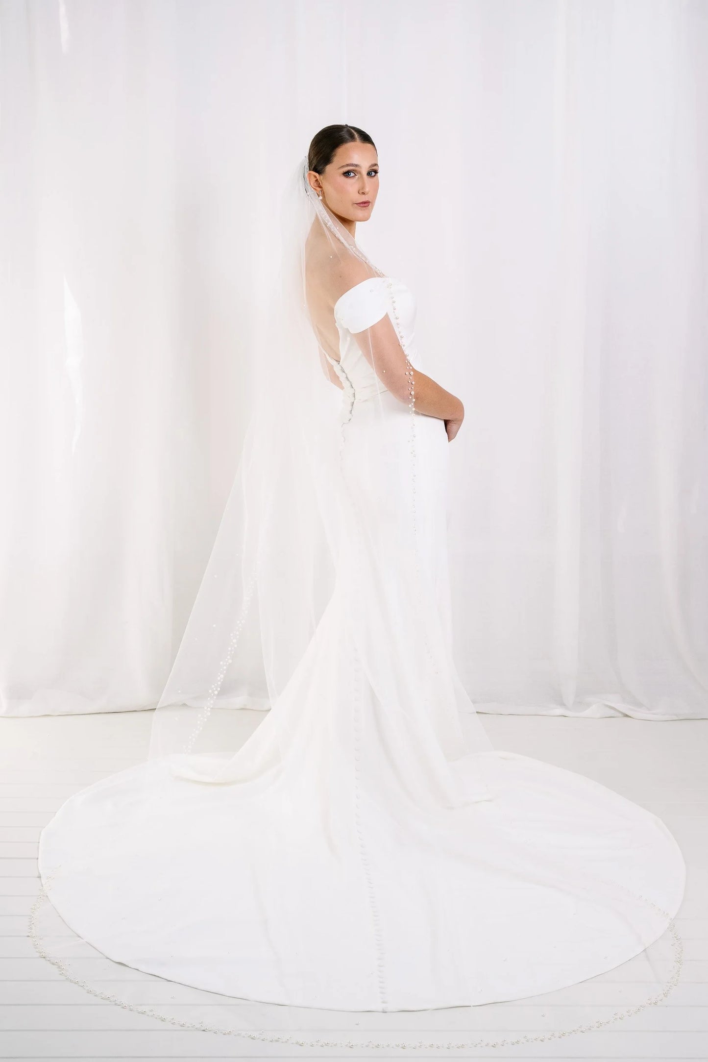 AN8001P Pearl Edge Cathedral Length Veil