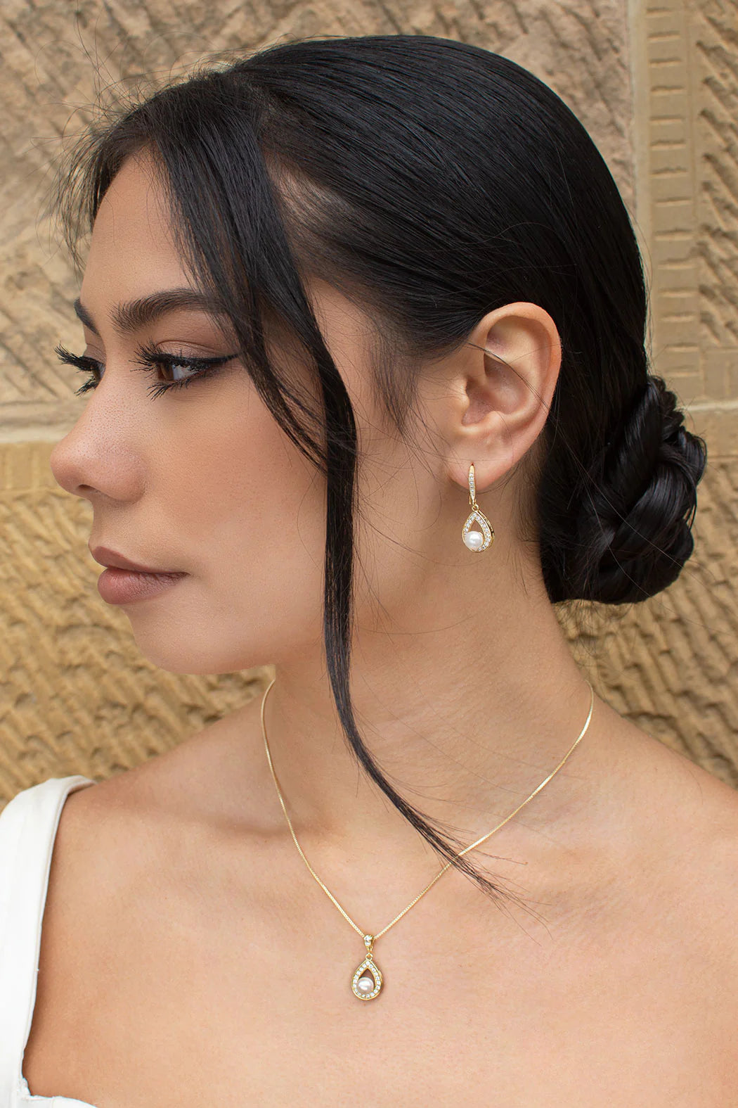 Lucy Gold Necklace and Earring Set