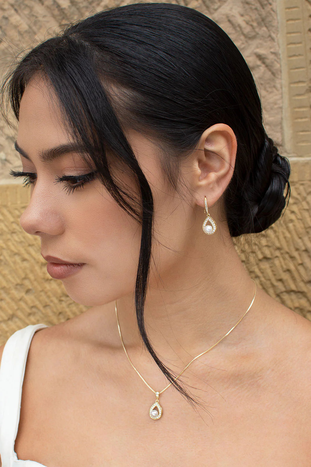 Lucy Gold Necklace and Earring Set