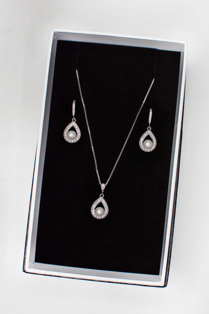 Lucy Silver Necklace and Earring Set